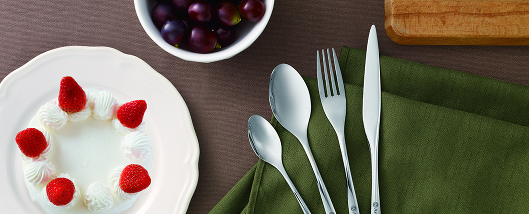 CUTLERY SET